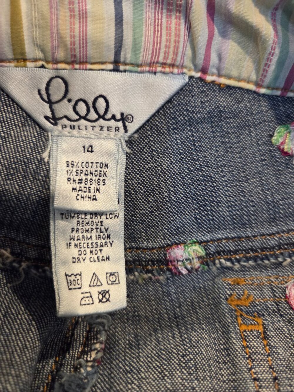 Lilly Pulitzer Women's Jeans Size 14 Embroidered Apple Blue Denim Stretch Capris - Picture 7 of 7